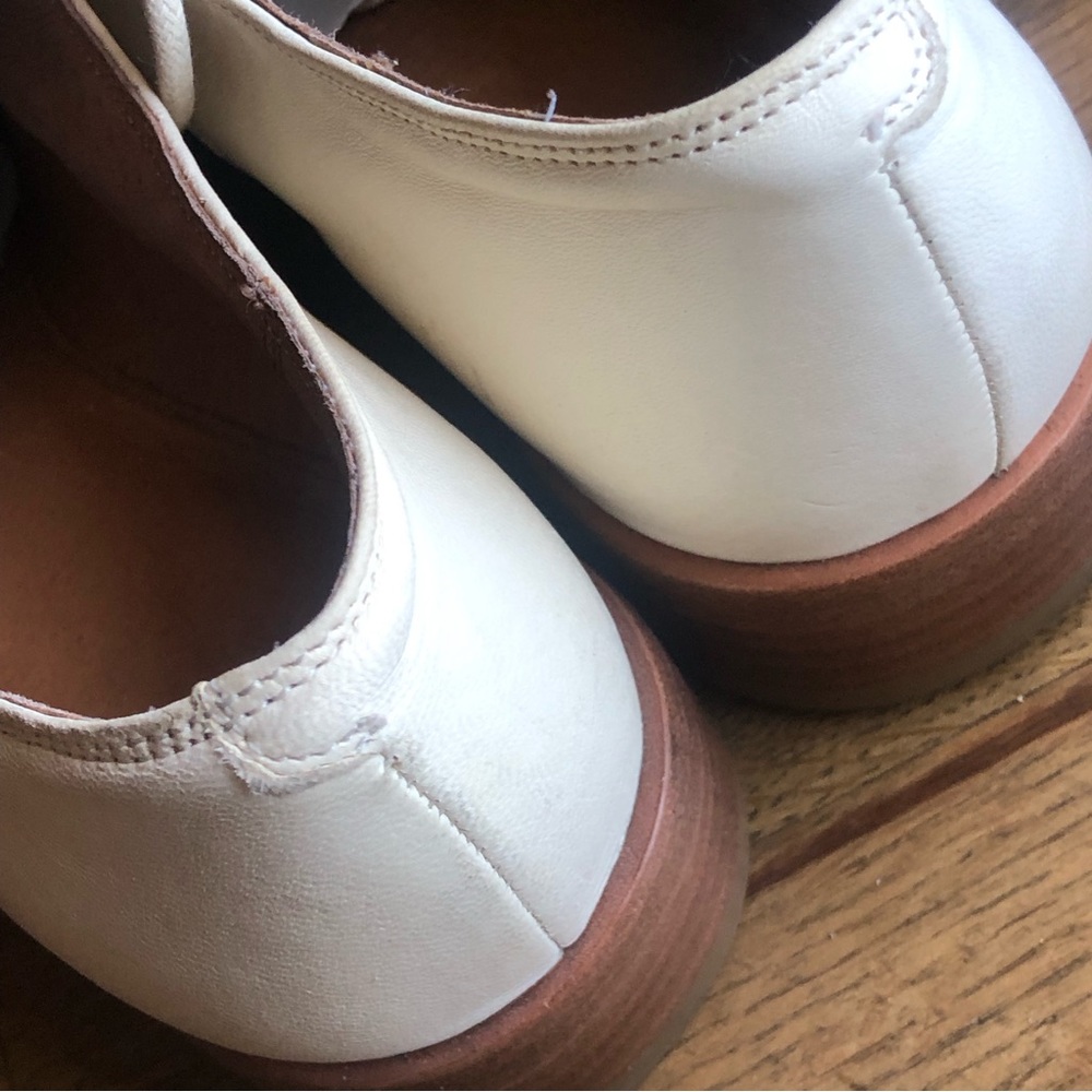 FRYE - Picture 11 of 16